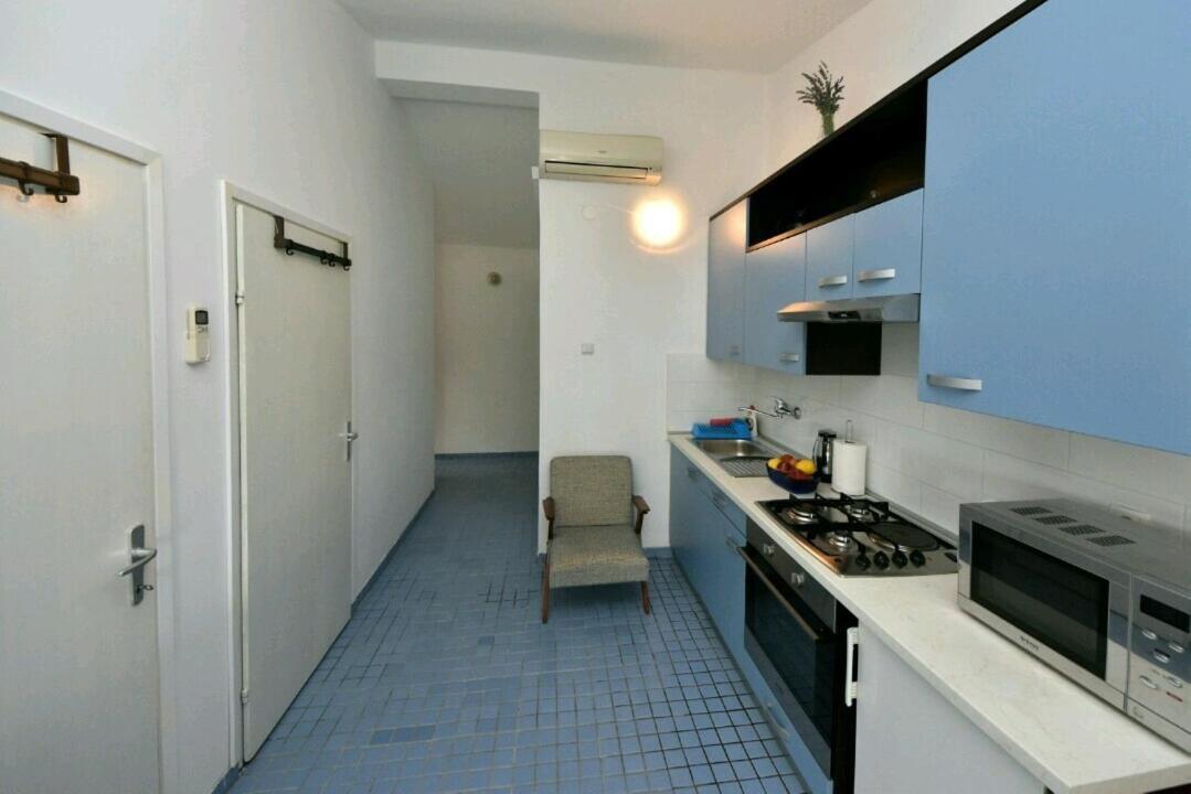 Apartman Zora Sukosan Luaran gambar