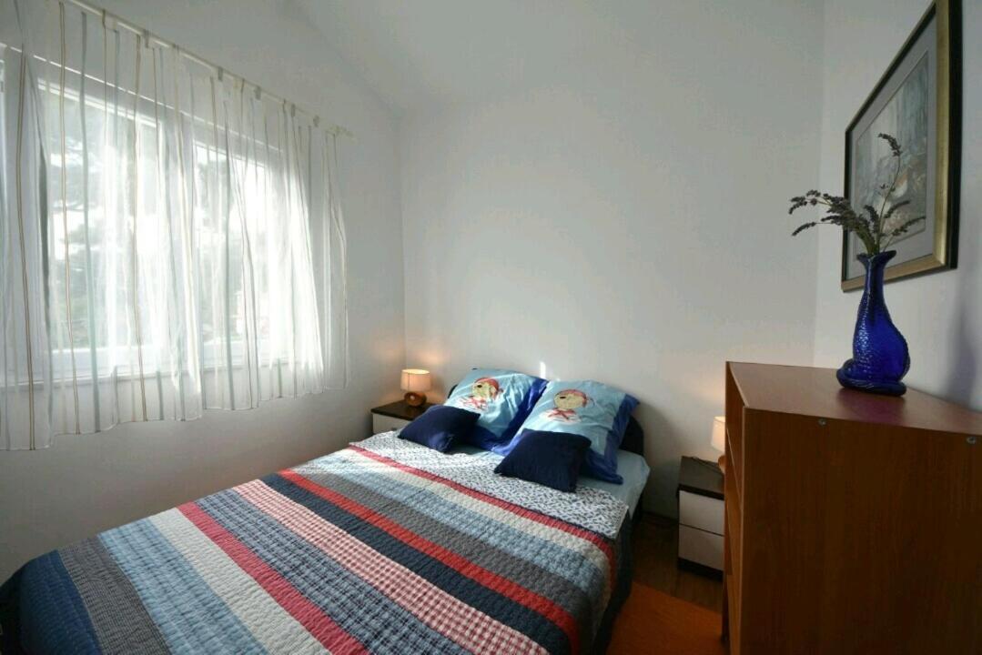 Apartman Zora Sukosan Luaran gambar