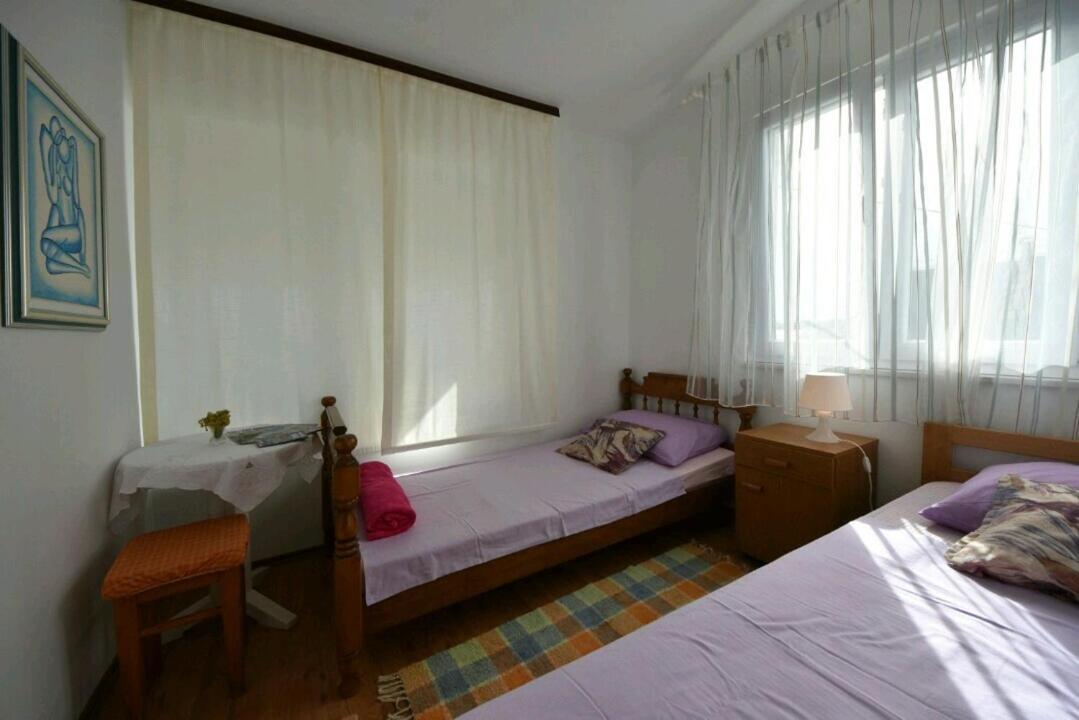 Apartman Zora Sukosan Luaran gambar